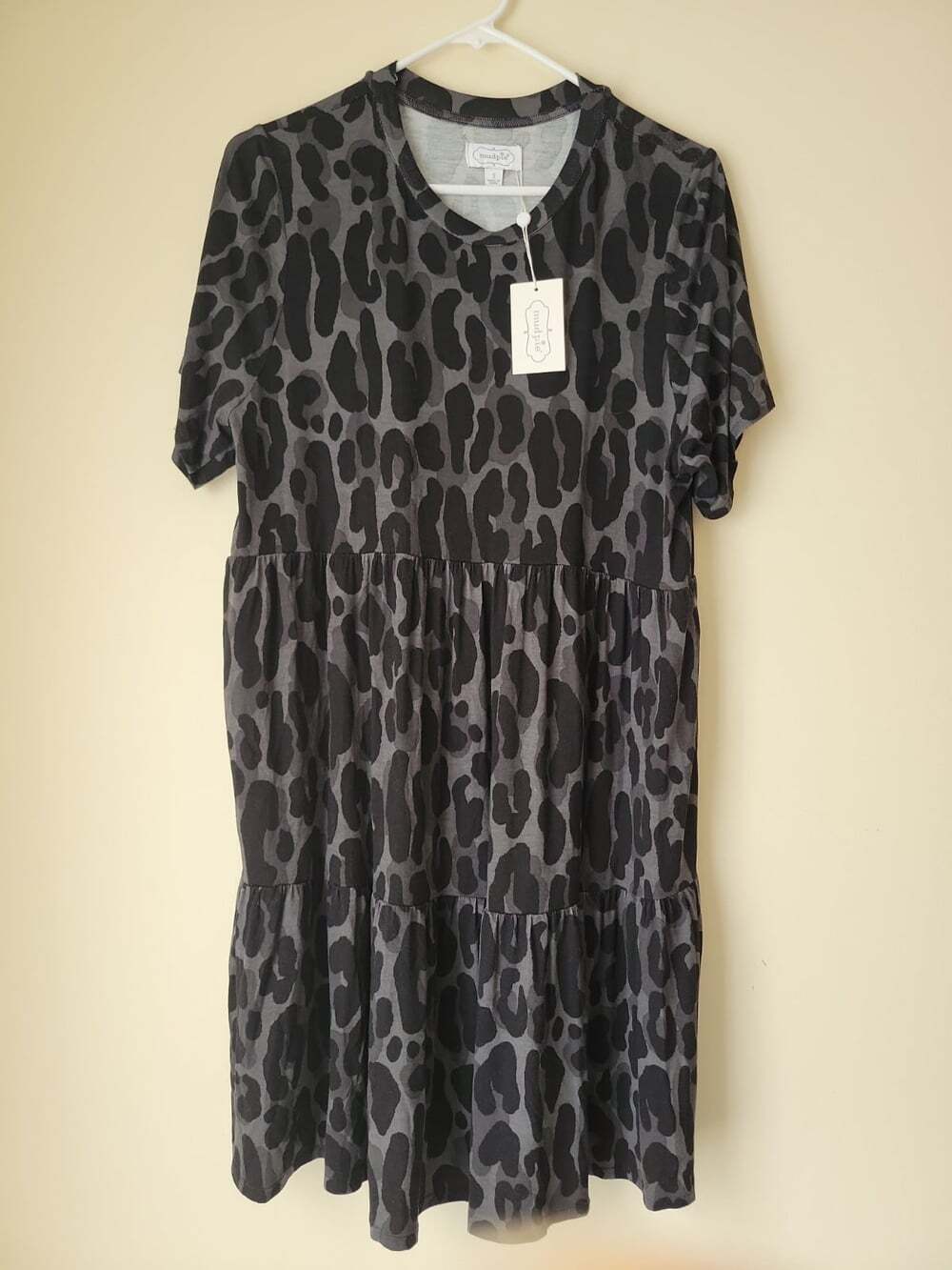 Mud Pie Gray black Leopard Tiered Short Sleeve Dress. Size small NEW